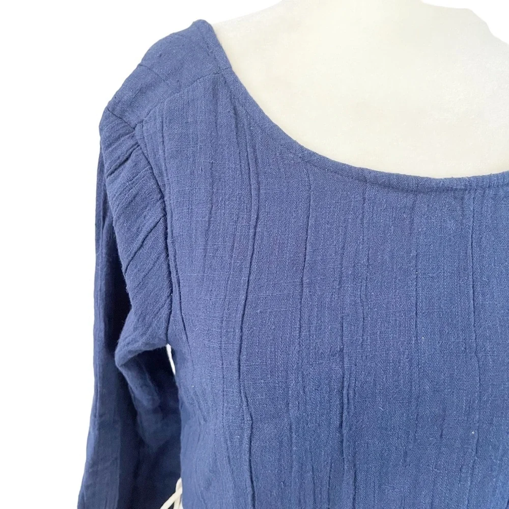 Free People Crop Top Long Sleeve Scoop Neck Shirt Raw  Blue Hem Sz XS TP